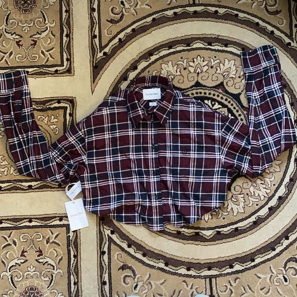 NWT Aritzia Sunday Best Poppy Shirt in “Ada Spcd Brgndy/Blk” - size XS - Picture 4 of 6